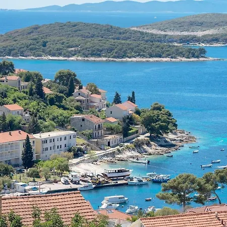 Jules Hvar * Hvar Town
