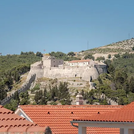 Jules Hvar * Χβαρ